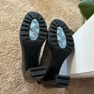 Stylish Black and Gray Boots by Kenneth Cole